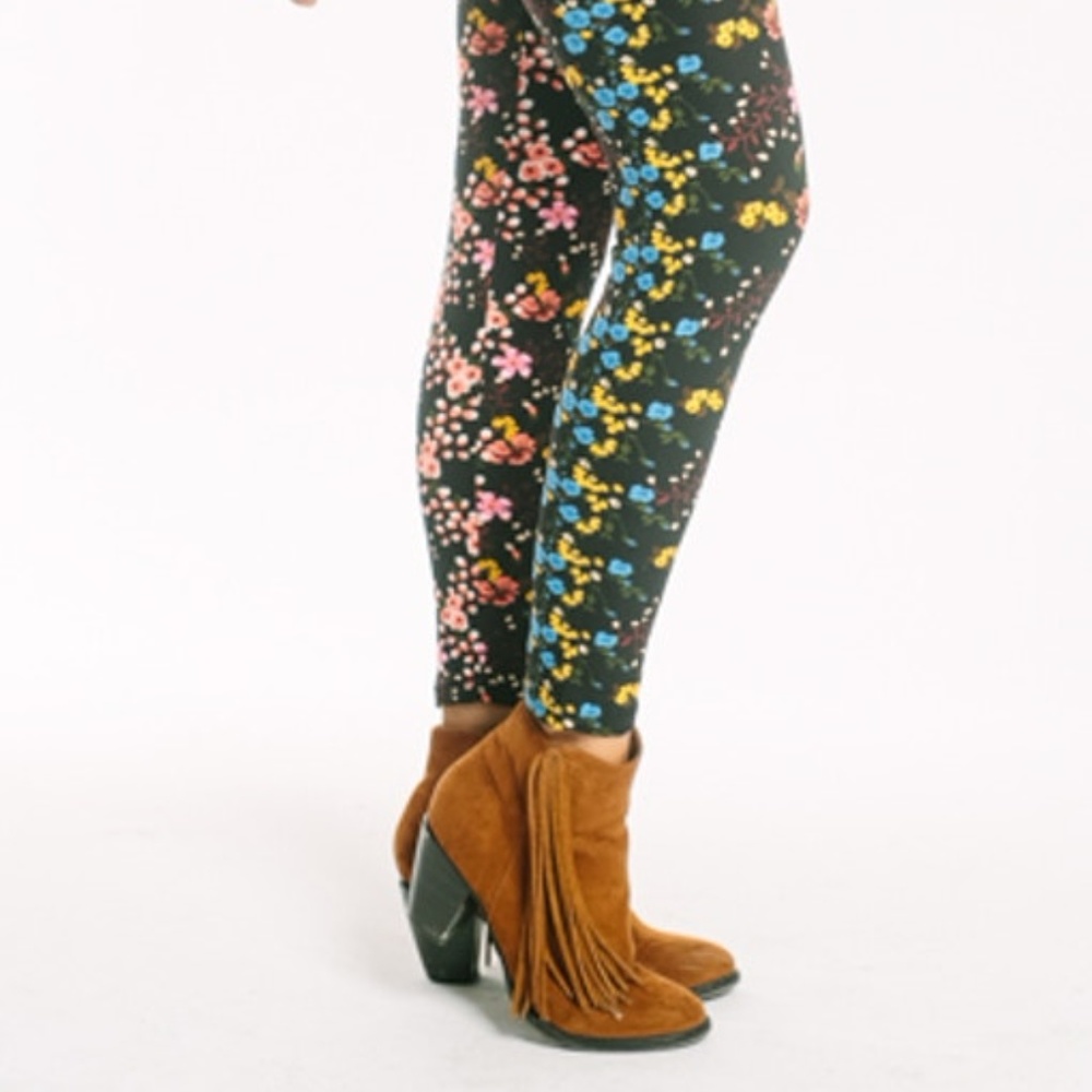 NWT Agnes & Dora Women's Leggings Posie Promenade